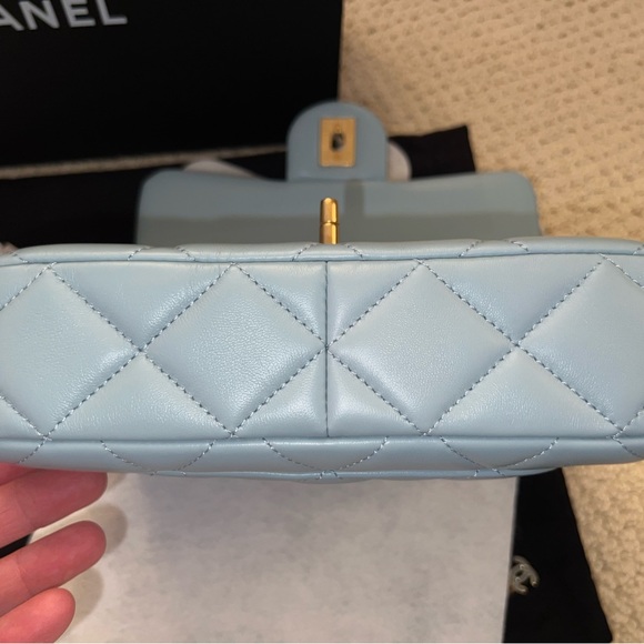 *SOLD*NWT Chanel 22P Quilted Pending CC Small Classic Flap Lambskin w Receipt! - Picture 5 of 13